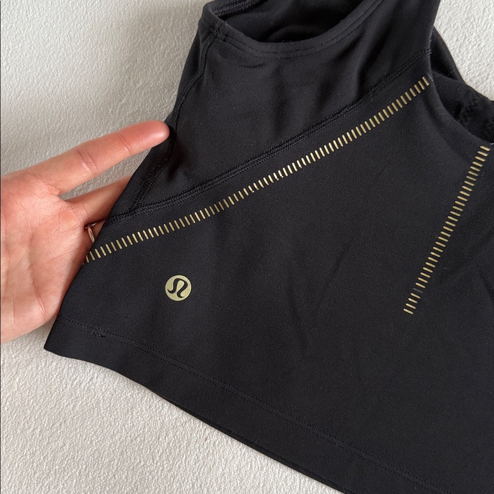 Lululemon SPECIAL EDITION Align Tank *Gold
Black - Picture 3 of 8